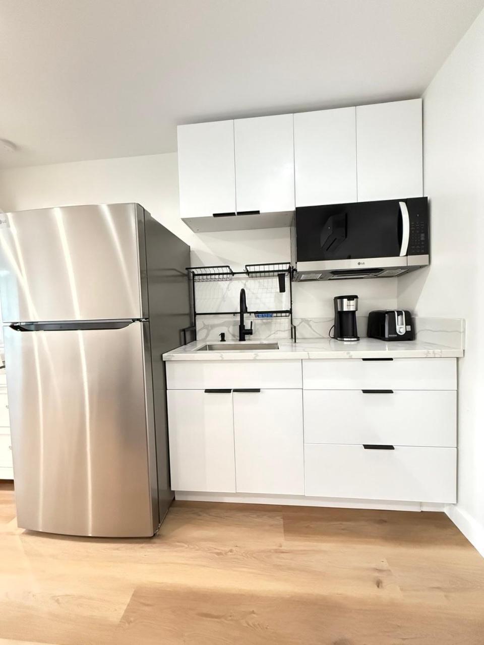 Modern Stylish &cozy Right Unit * Los Angeles