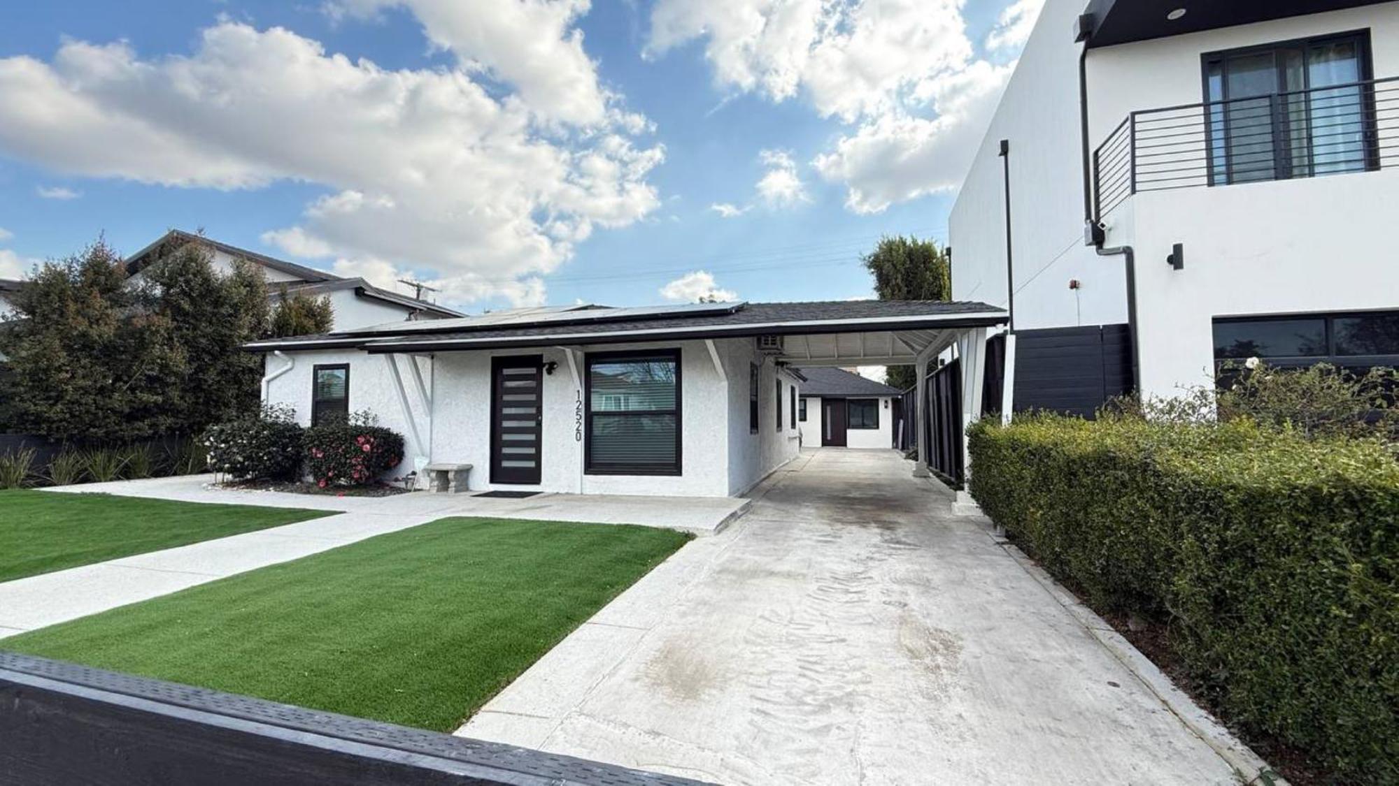 Modern Stylish &cozy Right Unit Apartment Los Angeles